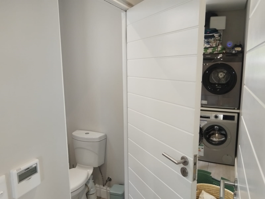 To Let 4 Bedroom Property for Rent in Glencairn Western Cape